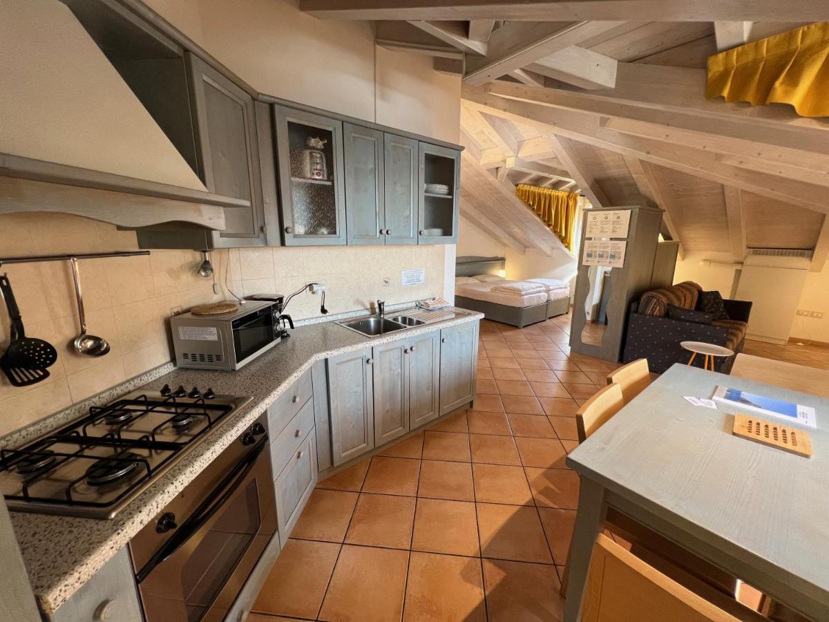 Studio Apartments Baia Azzurra 7 Torbole Sul Garda Ngoại thất bức ảnh
